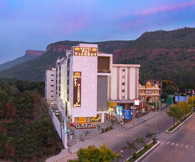 https://imgcld.yatra.com/ytimages/image/upload/t_hotel_yatra_city_desktop/v1435060634/Domestic Hotels/Hotels_Tirupati/Pai Viceroy/_V2C6686.jpg